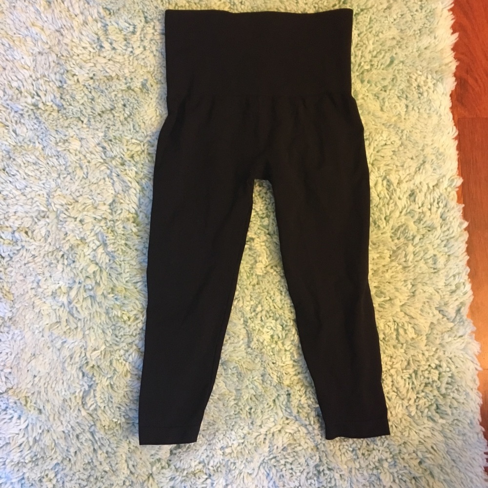 Assets Capri Leggings SZ Small